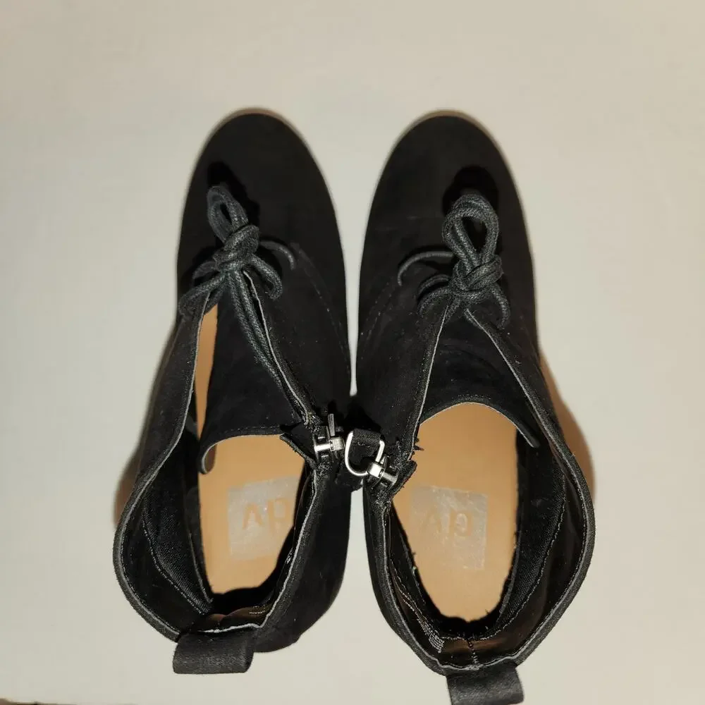 DV by DOLCE VITA Wedge Ankle Bootie Women 8 Black Faux Suede Lace Up Detail Boot